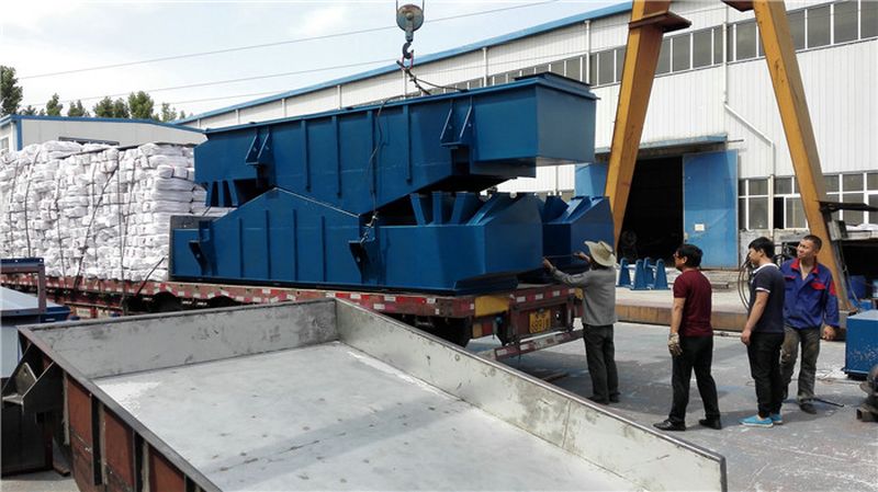 河北3臺1245直線篩客戶卸貨現(xiàn)場