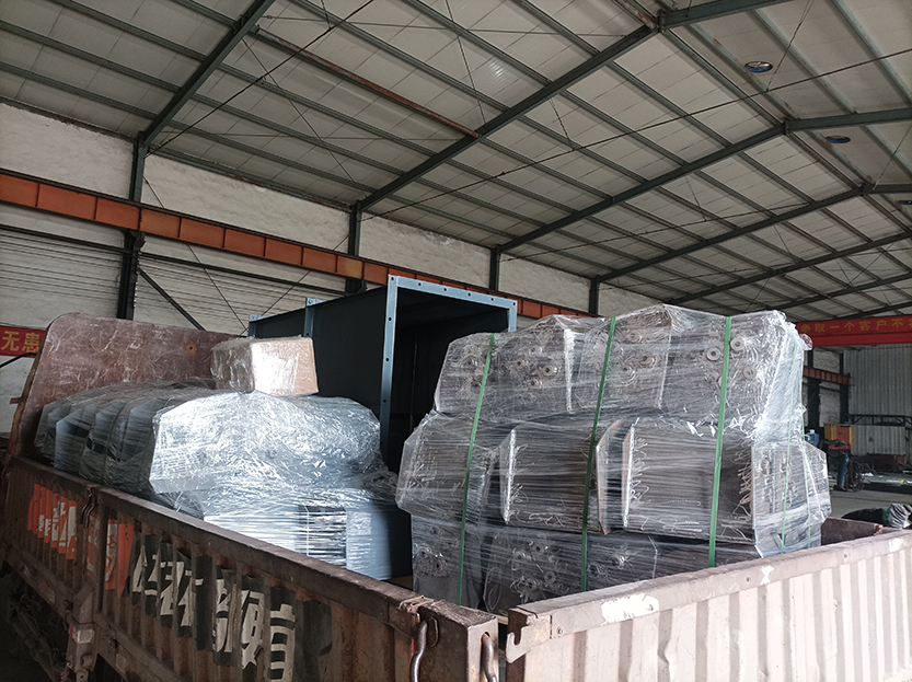 料斗NE100、鏈條、箱體發(fā)貨