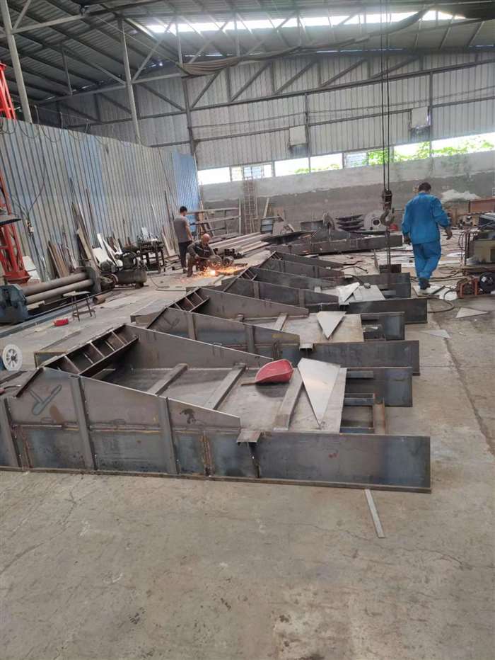 生產(chǎn)車間一直在加班加點(diǎn)生產(chǎn)制作各種設(shè)備，歡迎咨詢下單！