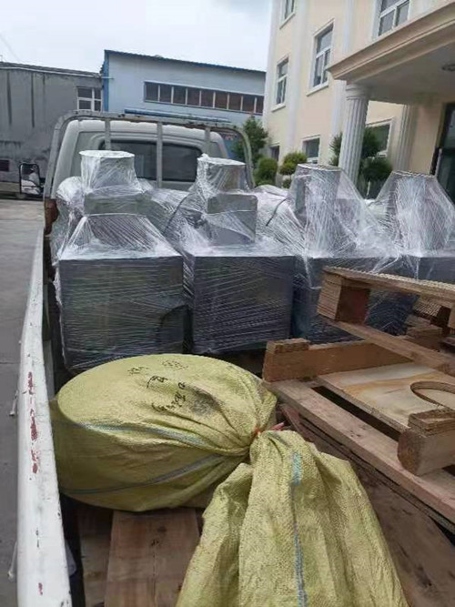 客戶訂制電磁給料機(jī)發(fā)貨