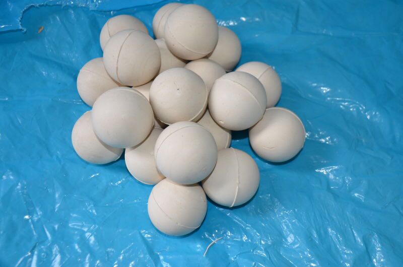 振動篩中彈跳球的有什么作用？