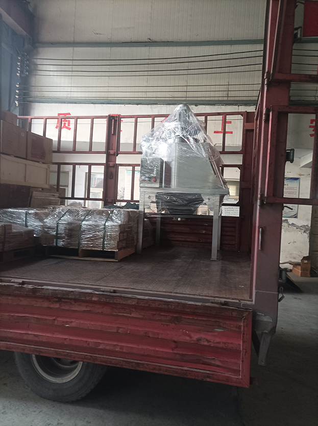 真空上料機、網(wǎng)架等發(fā)貨