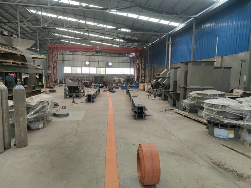 提升機輸送設備加工車間