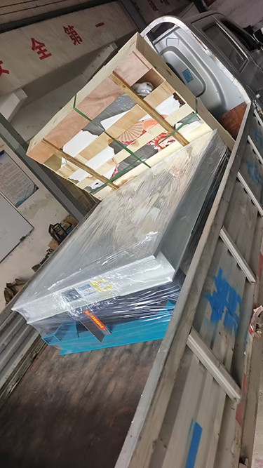 振動(dòng)平臺(tái)、網(wǎng)架發(fā)貨