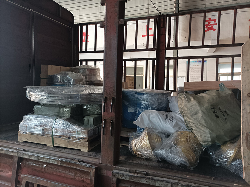 密封膠條、電機(jī)、網(wǎng)架等發(fā)貨