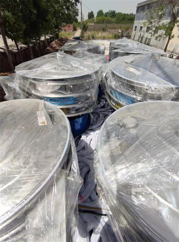 海南的某公司訂購(gòu)的康振機(jī)械振動(dòng)篩于昨天由德邦物流發(fā)出